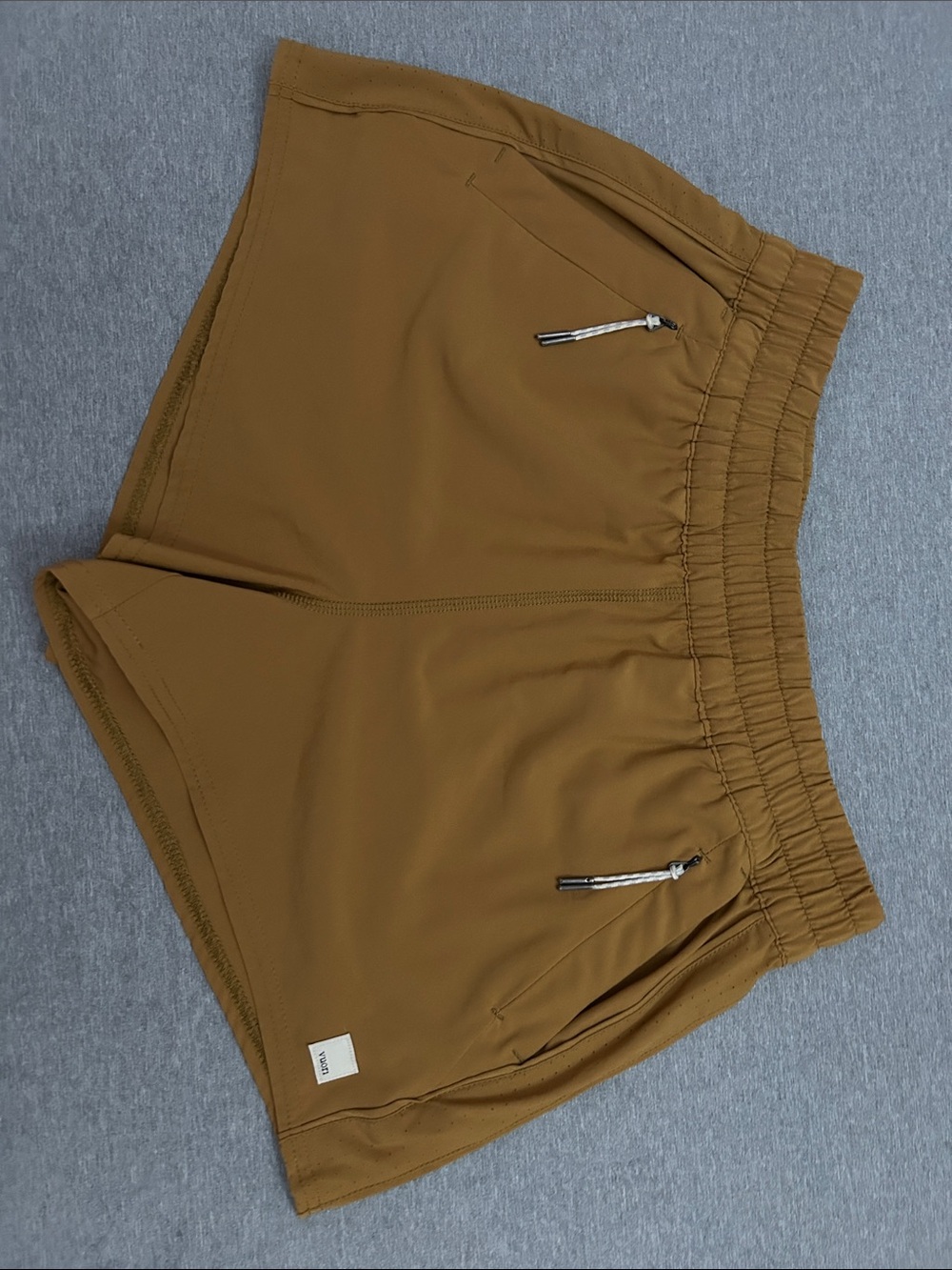 Vuori Women's Dash Shorts in Tan/Camel